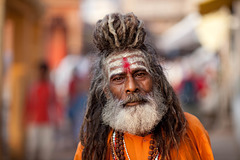 Un Sadhu à Vârânasî en Inde    (on EXPLORE)