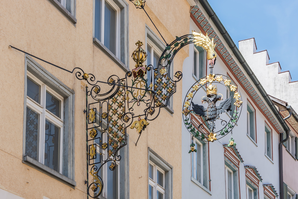 Nasenschild an einem Haus am Adlergäßle