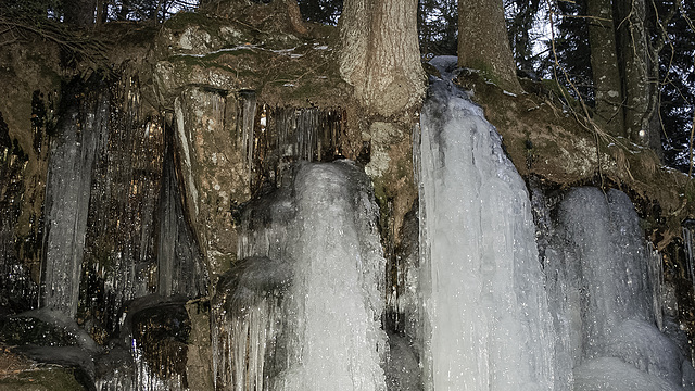 Am Höllbach-Wasserfall