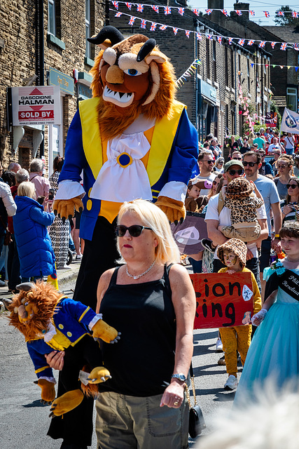 Hayfield May queen procession