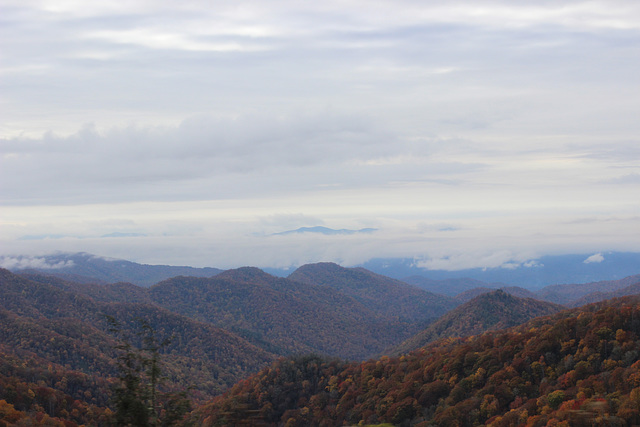 GATLINBURG, TENNESSEE....Mountains everywhere :))