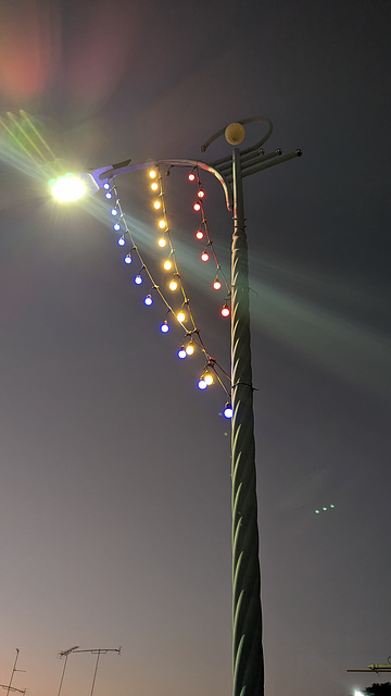 Lampadaire en folie ! / Photogenic street lamp