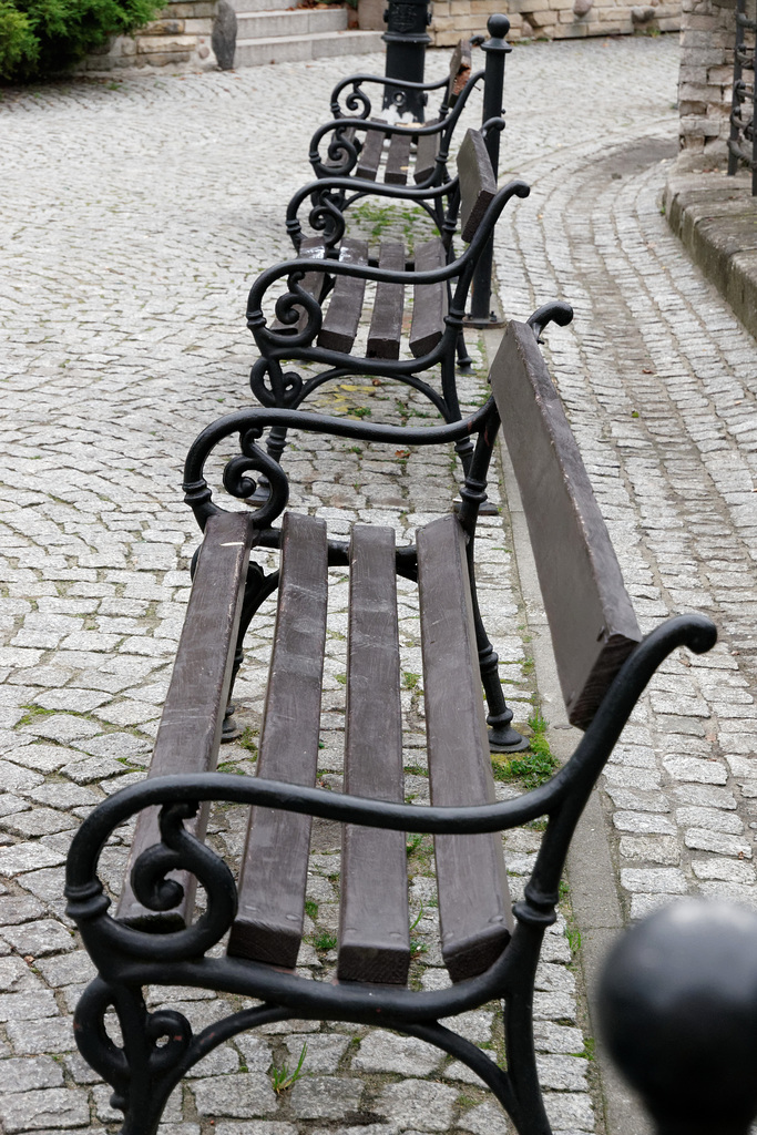 Quelques bancs pour Anji