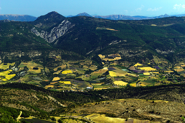 Montagne de la Loube. (vue sur la vallée).