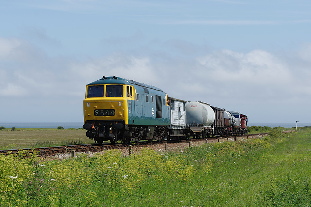 'Hymek' Class 35 - D7076 - 11.6.15.