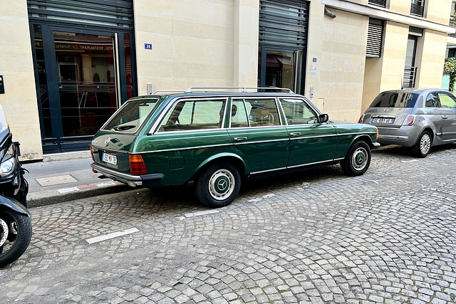 Paris 2024 – Mercedes-Benz 300 TD