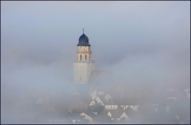 Benebelte Kirche