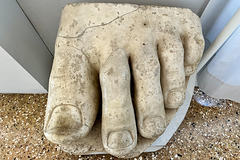 Venice 2022 – Museo Correr – Long toes