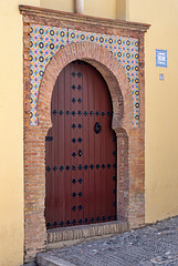 Farbenfroher Hauseingang in Albaicin - Granada