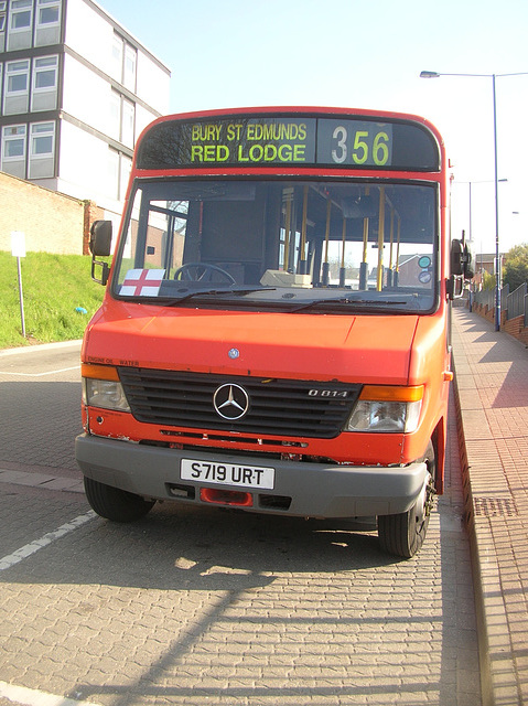 DSCN4000 Mulleys Motorways S719 URT in Bury St. Edmunds - 23 Apr 2010