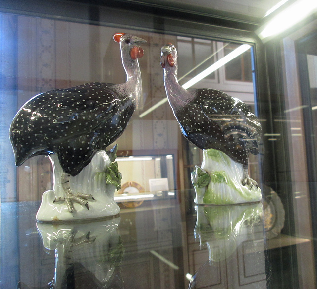 Porcelaine hens.