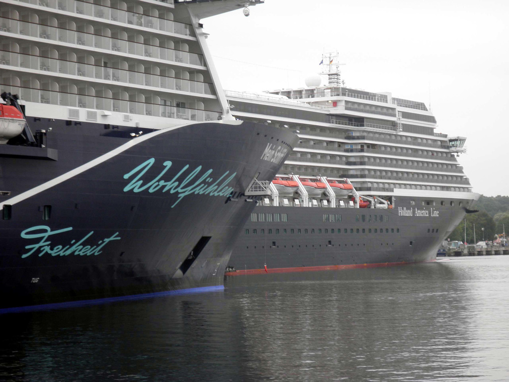 MEIN SCHIFF 1 und ZUIDERDAM