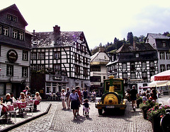Marktplatz in Monschau. (Diascan)