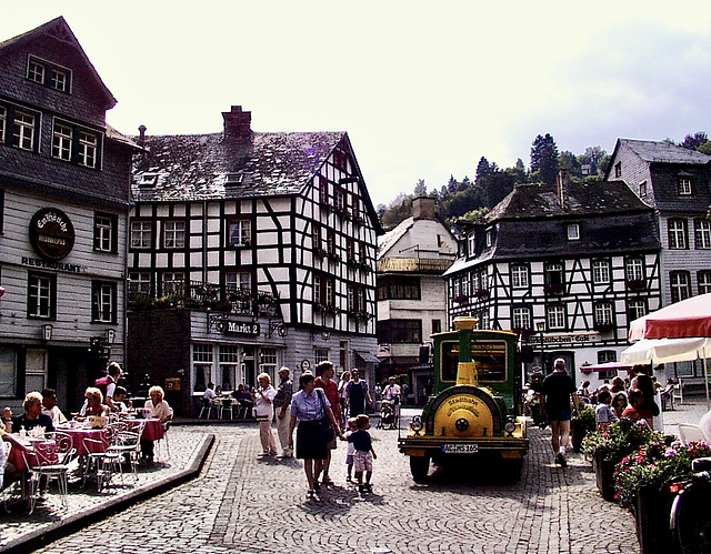 Marktplatz in Monschau. (Diascan)