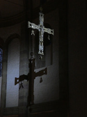 Kaiserdom Speyer - Kreuz über dem Altar