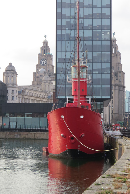 liverpool docks lightship