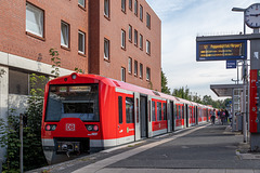 45 - Triebwagenzug der Hamburger S-Bahn (DB BR 474) in Wedel