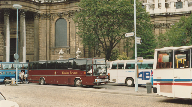 Frames Rickards C806 FMC at St. Paul’s Cathedral, London – 30 May 1987 (49-17A)