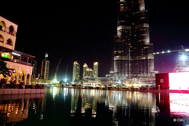 The Dubai Fountain Pond