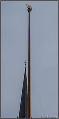 Fahnemast vs. Kirchturm