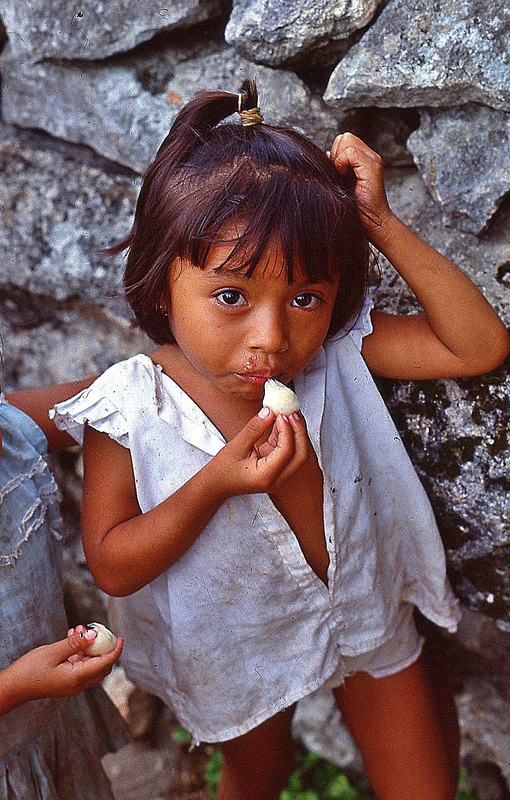 ...petite gourmande de Chichen Itza ... (Mexique)