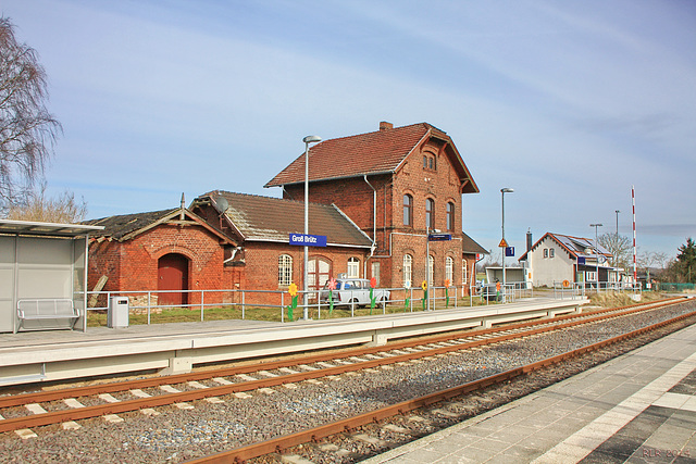 Groß Brütz, Bahnhof   ... HFF!