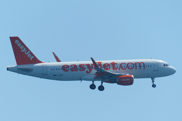 G-EZOE approaching Nice - 18 April 2017