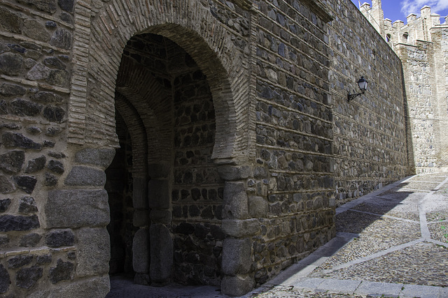 Puerta de Alfonso VI (© Buelipix)