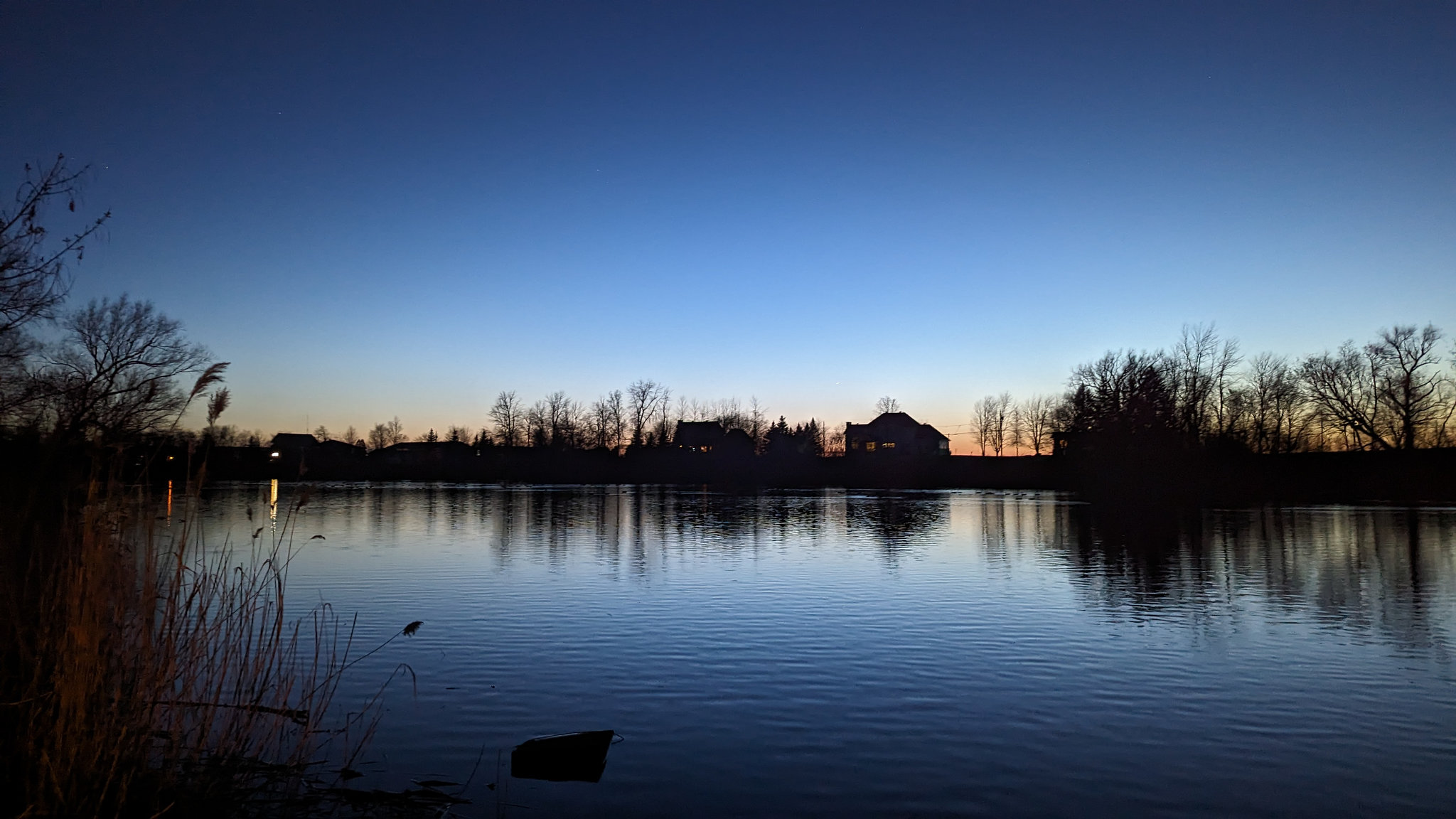 The blue time / L'heure bleue