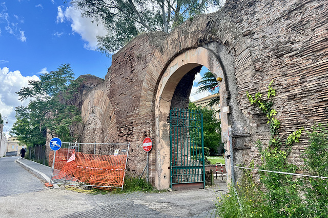 Rome 2025 – Remains of an aquaduct