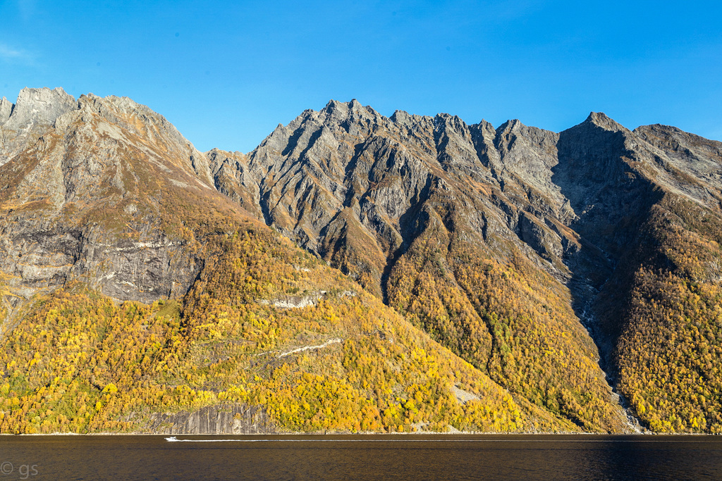 Hjørundfjord