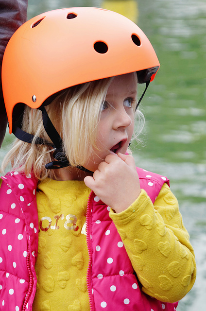 Petite cycliste perplexe