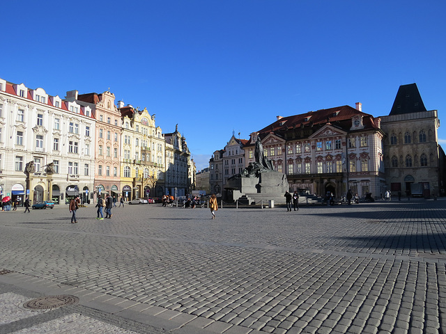 Place Starometske, 2.