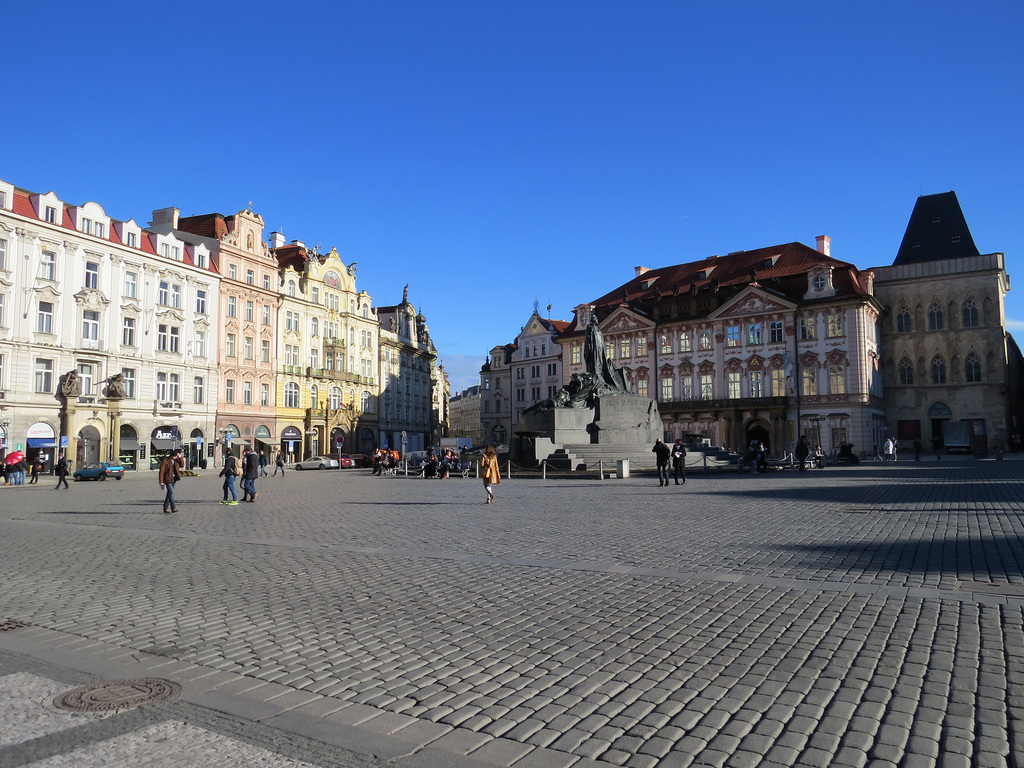 Place Starometske, 2.