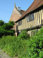 smallhythe, kent,c16 house and church both date from reconstruction after a fire in 1514