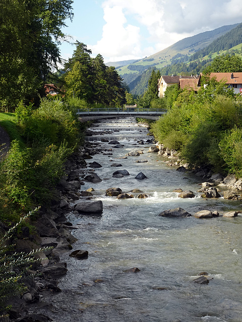 Die Kander durchfliesst Frutigen