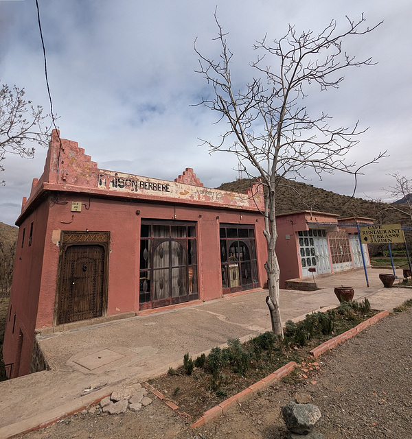 Sur la route N9 / On road N9