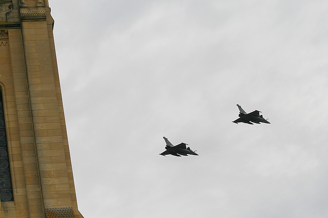 Défilé du 14 Juillet (Fête nationale) à Bergerac (24) Rafales retardataires