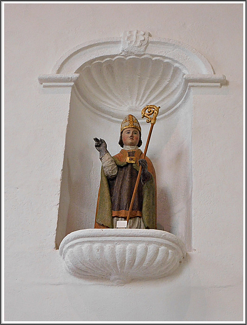 Statue dans la chapelle sainte Catherine à Dinan (22)