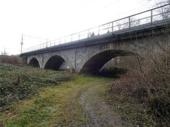 Eisenbahnbrücke im Februargrau - HFF