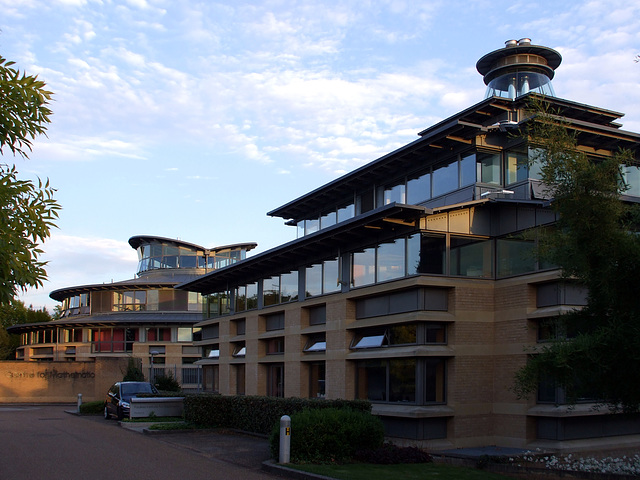 Cambridge - Centre for Mathematical Sciences - Pavilion E and library from NW 2015-08-28