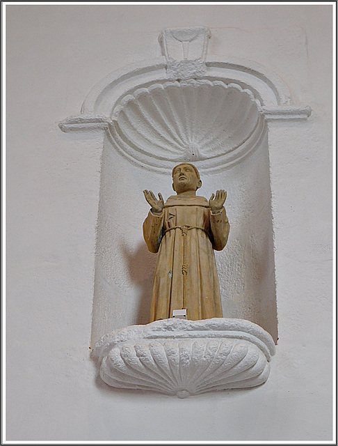 Statue dans la chapelle sainte Catherine à Dinan (22)