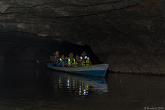 Bootstour in die "Natural Water Cave" bei Hpa-An (© Buelipix)