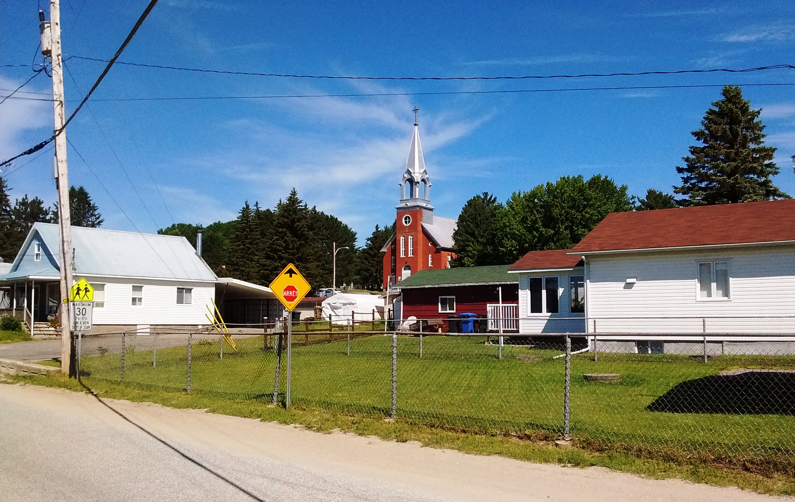 Arrêt école et église