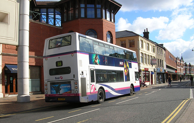 DSCN1053 First Eastern Counties 32488 (AU53 HKF) in Ipswich - 4 Sep 2007