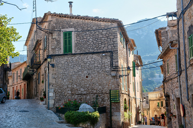 The Wonders of Mallorca:  A Valldemossa street scene