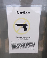 No firearms .......On aura tout vu !