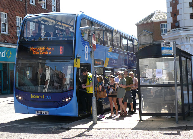 Konectbus (Go-Ahead) 635 (SN65 OAU) in East Dereham – 8 May 2022 (P1110666)