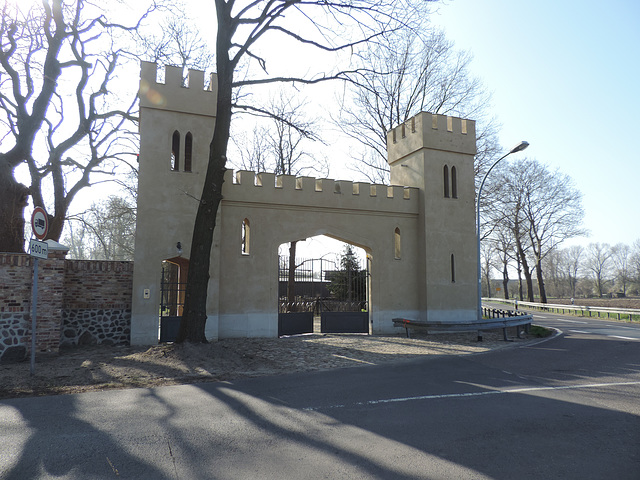 Eingangstor Schloß Märkisch Wilmersdorf