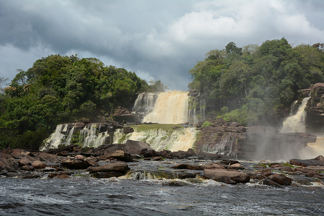 Venezuela, Canaima, Golondrina Waterfall